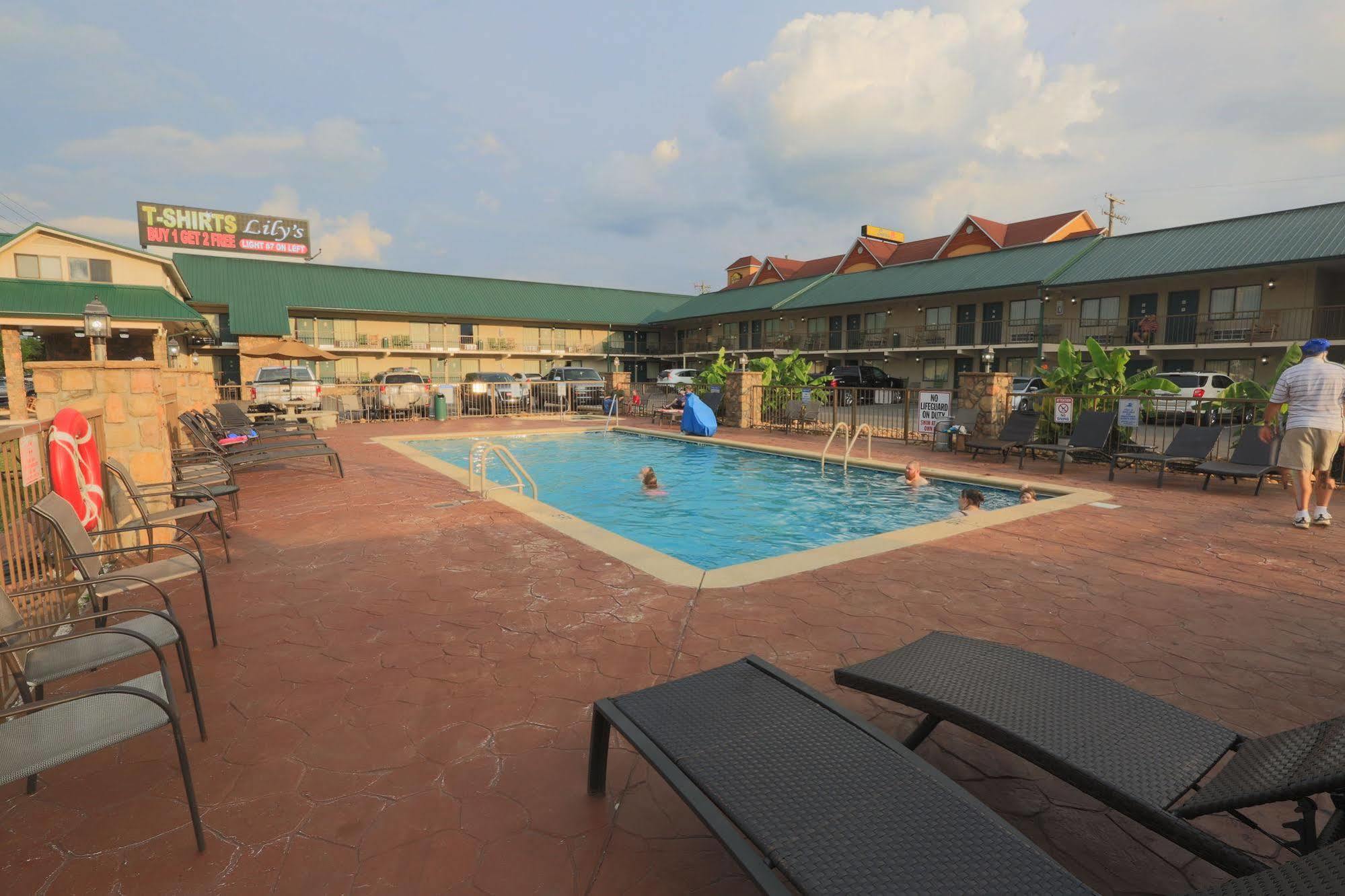 Mountain Breeze Motel Pigeon Forge Exteriör bild