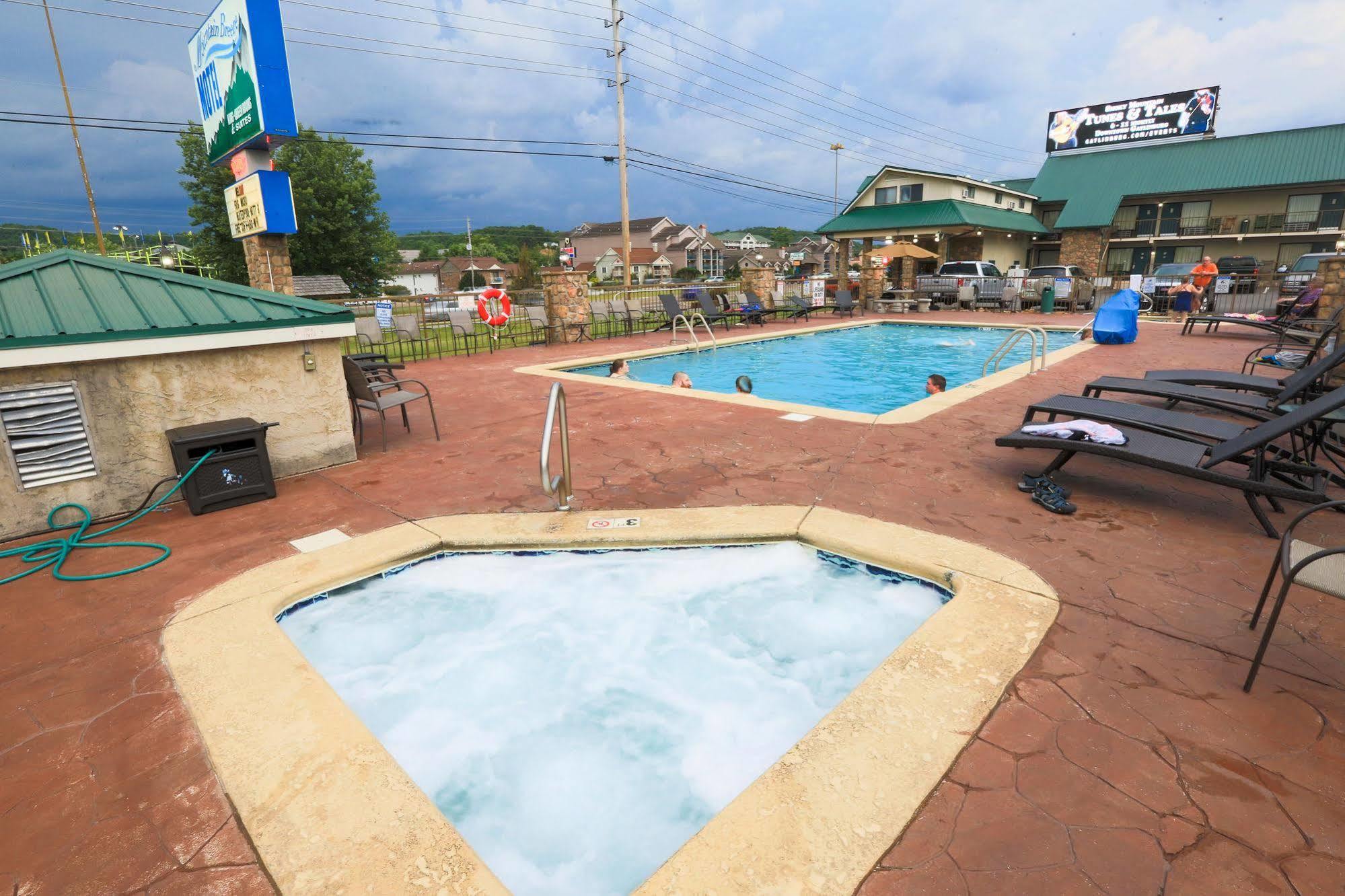 Mountain Breeze Motel Pigeon Forge Exteriör bild